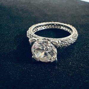 Wedding ring. Sterling silver with zirconia.